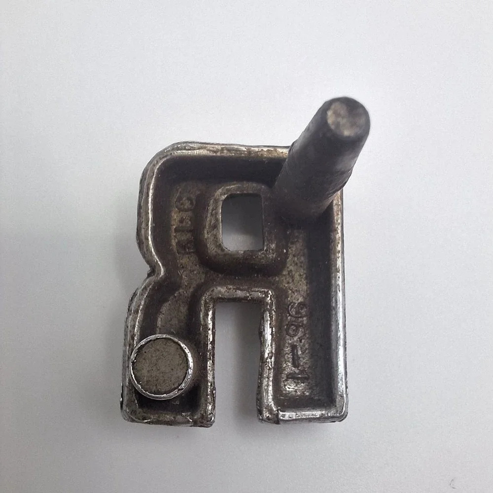 Silver Metal Letter R‎ Emblem 1-96 BLC Badge Car Truck Emblem 3D Chrome Style